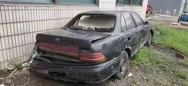 Rb8vT2CHGzwbCc.jpg